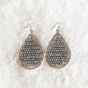 5/$25 🩷 Marlyn Schiff Elegant Silver & Gold Beaded Teardrop Earrings